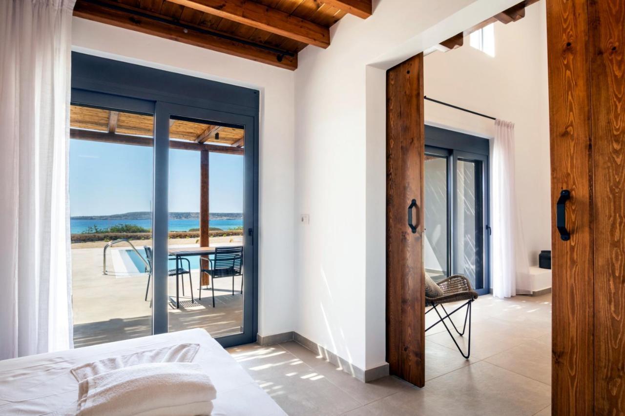 Cato Agro 4, Seafront Villa With Private Pool 奇波斯阿费提 外观 照片