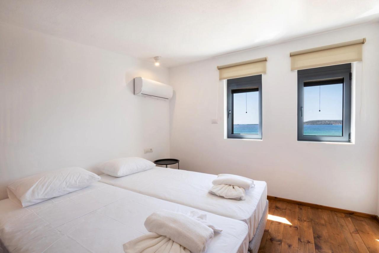 Cato Agro 4, Seafront Villa With Private Pool 奇波斯阿费提 外观 照片